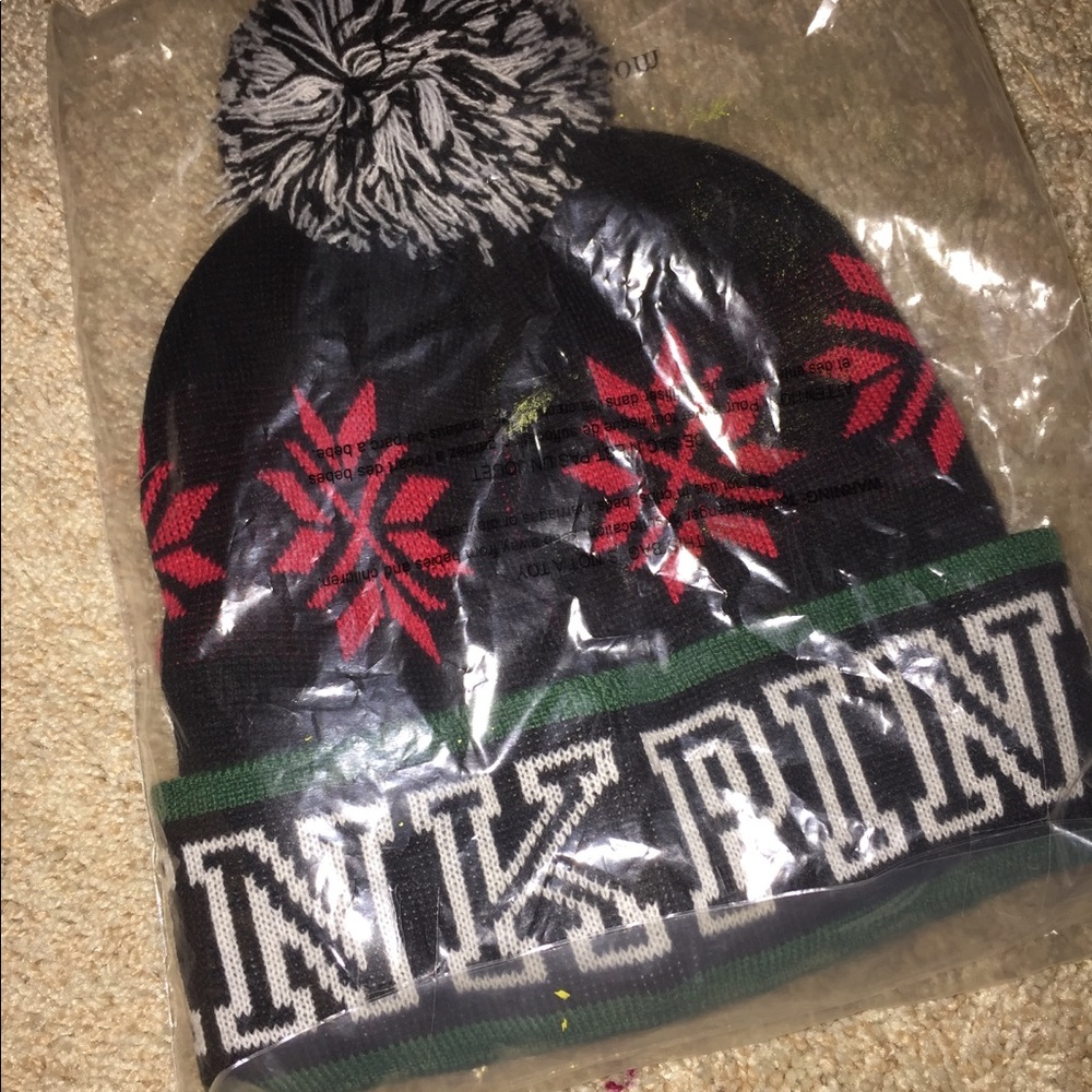 PINK beanie! 🐶